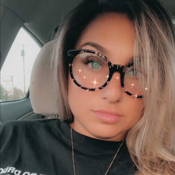 Meet your Posher, Sasha - Picture 1 of 1